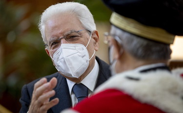 Valanga di voti, i grandi elettori vogliono il Mattarella bis