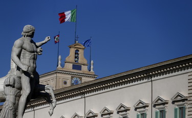 E ora tutti in fila da Mattarella al Quirinale
