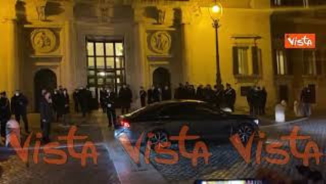 Fico e Casellati escono da Montecitorio per recarsi al Quirinale e comunicare elezione a Mattarella