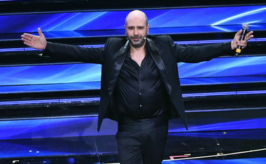 Anacronistico e fuorviante, Zalone bocciato anche dall'Arcigay