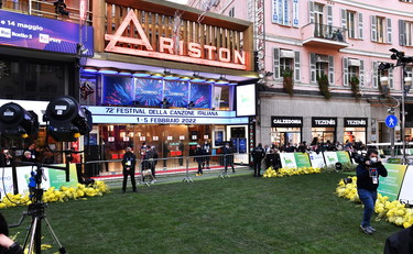 Pass falsi per entrare a Sanremo, la polizia scopre la truffa del Festival
