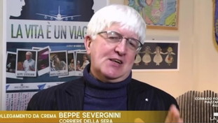 Perché battevano le mani. Severgnini smonta gli applausi al presidente, Gruber scoppia a ridere