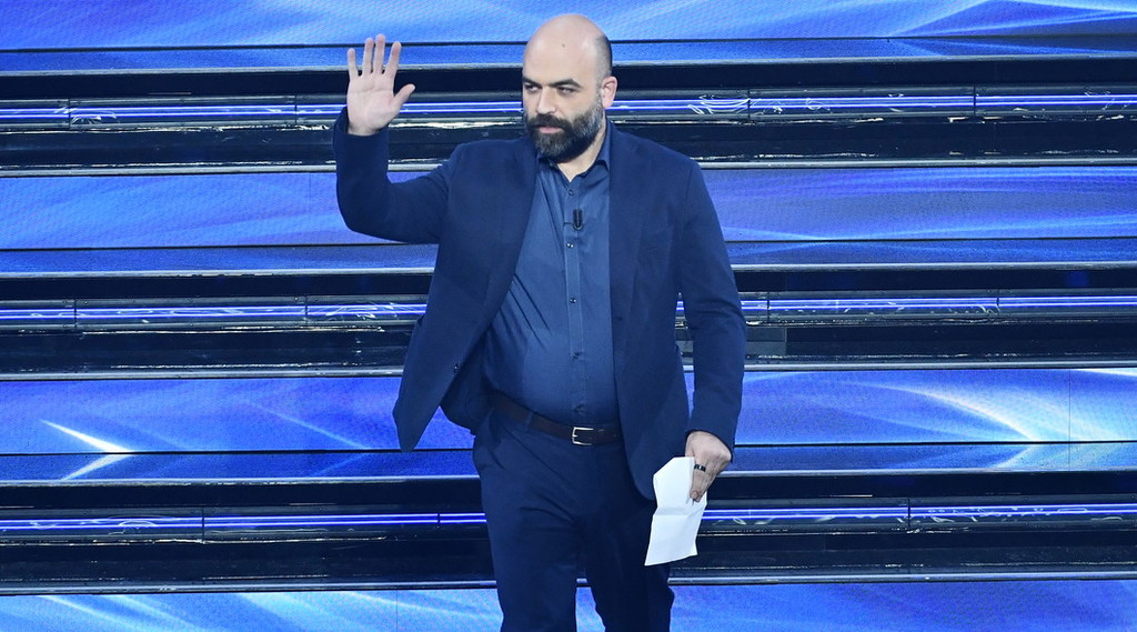 Saviano ricorda Falcone e Borsellino, come reagisce l'Ariston