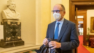 Il Pd ora cerca l'inciucione: apertura a Forza Italia e Draghi bis dopo il 2023