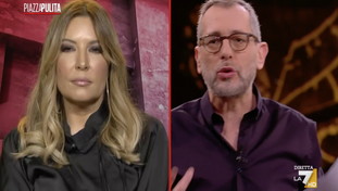 “Macabro compiacimento”. La morte del biologo no-vax scatena la Lucarelli: nessun rispetto, tanti morti per colpa sua