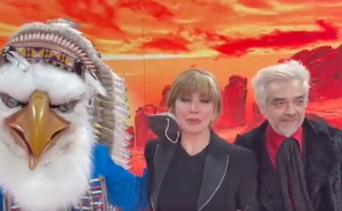 Il lapsus della Carlucci, così rivela la maschera dell'Aquila: imbarazzo in studio