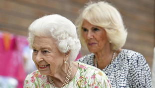 Anche Camilla ha il Covid, Buckingham Palace trema per la regina: Non ha sintomi