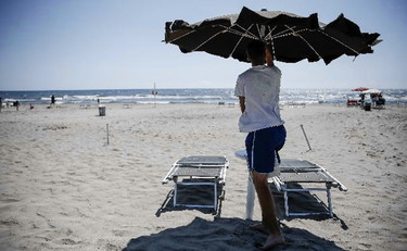 Bando libero per le spiagge, sui balneari litigheranno in Parlamento