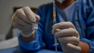 Vaccini scaduti, l'Europa costretta a buttare 55 milioni di dosi entro fine mese