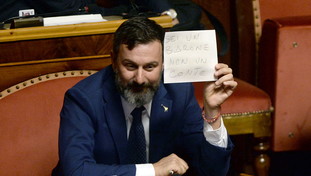 “Lamorgese e Speranza intollerabili”. De Vecchis cambia casacca: lascia la Lega per ItalExit