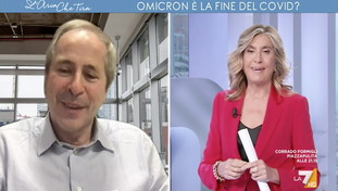 L'inversione ad U del virologo Crisanti: “Apriamo tutto! In futuro Covid meno aggressivo”