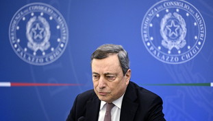 Crolla la fiducia degli italiani in Draghi: la fine della luna di miele nei sondaggi