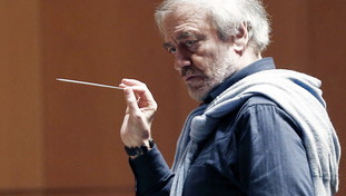 Sala fuori di testa. Chiude La Scala al direttore d'orchestra che viene da Mosca