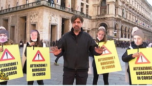 Attenzione vi derubano. Così Striscia smaschera le borseggiatrici di Milano