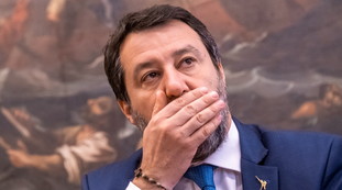 Italia al buio e al freddo, Salvini avverte l'Europa sull'effetto Swift