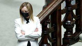 Meloni punta il dito contro Biden: senza lo scandaloso ritiro da Kabul nessuna guerra in Ucraina