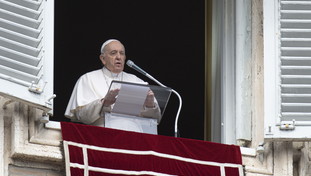 Il Papa ha il cuore straziato: tacciano le armi, Dio sta con la pace. Il digiuno del mercoledì delle ceneri