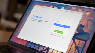 Media russi bannati da Facebook, guerra dei social in Ucraina