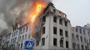 La ferocia russa non si ferma: il missile sbaglia obiettivo e finisce malissimo | GUARDA