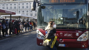 Guasti, noie e scioperi. A Roma mezzi pubblici lumaca, persi 58 milioni