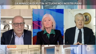 Continuiamo a ricoprire Putin di milioni, Sallusti e il cortocircuito sulla guerra