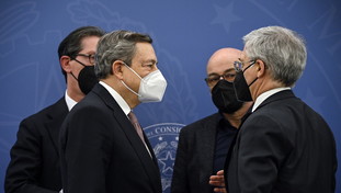 Il decreto sulla benzina è una falsa partenza di Draghi. Si rischiano rivolte sociali