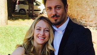 La Meloni si scioglie e ricopre di dolcezza il fidanzato: la confessione più intima