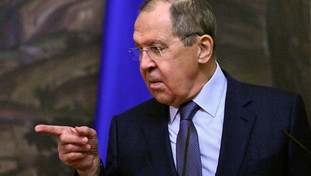 “Guerra ibrida totale alla Russia”. Lavrov sbotta: altissima tensione, vogliono soggiogare tutti