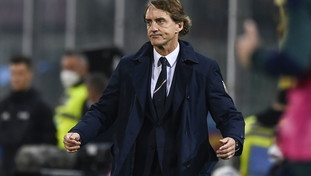 Mancini non abbandona la nave Italia. I motivi del disastro: gli italiani non giocano più