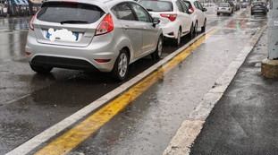 Buche, allagamenti e pali della luce, a Roma le piste ciclabili dell'orrore