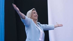 Le Pen ha già vinto le presidenziali sui social. Macron umiliato, svolta in Francia?
