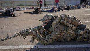 Violenze sessuali e stupri degli uomini di Zelensky: l'Onu molla l'Ucraina