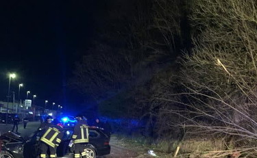 Tragico incidente su via Casilina: l'auto sbanda, morta una ventenne