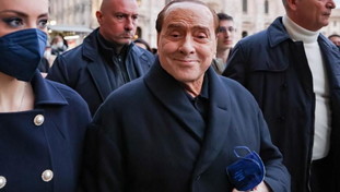Chi è quel direttore che ha chiesto a Silvio Berlusconi un posto blindato in Parlamento