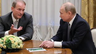 Amico di Putin e avversario di Zelensky. Cosa c'è dietro l'arresto dell'oligarca ucraino Medvedchuk