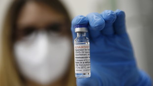 Non sappiamo più chi vaccinare e milioni di dosi sono da buttare: non le vogliono neanche gli africani