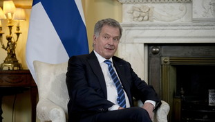 Crosetto schiaffeggia Putin: “Niente giustificazioni per la crisi con la Finlandia”