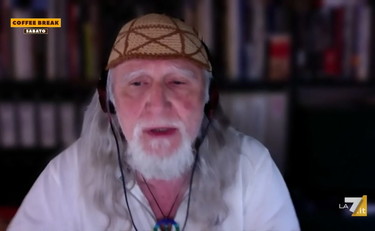 Il più pulito ha la rogna, così Moni Ovadia affonda l'Occidente