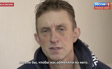 Prigionieri britannici malmenati chiedono scambio con Medvedchuk, choc sulla tv russa