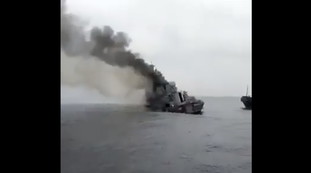 Cos'è successo alla Moskva, sui social spunta il video del rogo sulla nave