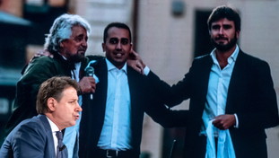 Conte paga i post sul blog di Grillo. E il MoVimento insorge