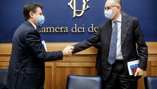 Pd e M5S dicono no a tutto e condannano Roma e l'Italia