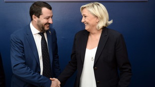 Salvini snobba Macron e fa i complimenti alla Le Pen: “Risultato mai visto, avanti insieme”