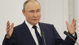 Putin detta le sue condizioni e minaccia il mondo: “Crimea e Donbass o niente pace”