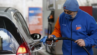 Addio alla tregua sui carburanti. Aumenti per benzina e gasolio: è un salasso