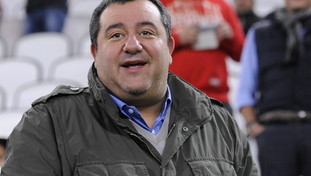 “Mino Raiola è morto, addio al re dei procuratori di calcio”. Ma è una bufala