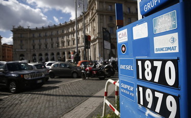 Il taglio delle accise fa respirare gli italiani, gli effetti del dl carburanti fino all'8 luglio