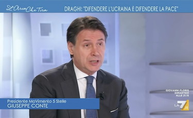 Ricattato sul termovalorizzatore, Conte tuona contro Draghi. Così sbatte i pugni sul tavolo