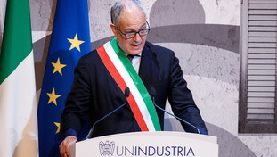 Gualtieri va avanti come un treno sul termovalorizzatore: “Obiettivo 2025”. Il caso del M5S