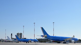 Riparte il traffico aereo ma c'è il rischio guerra. Pesa pure il caro carburante